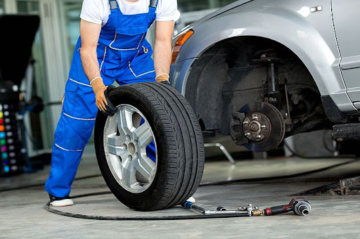 خدمات آپاراتی سیار برای خودروهای سایپا در خیابان